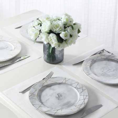 White table mat
